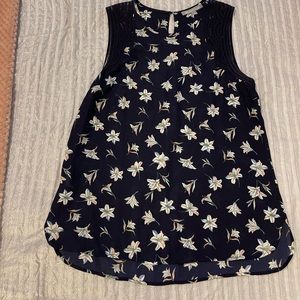 Daniel Rainn sleeveless top size medium